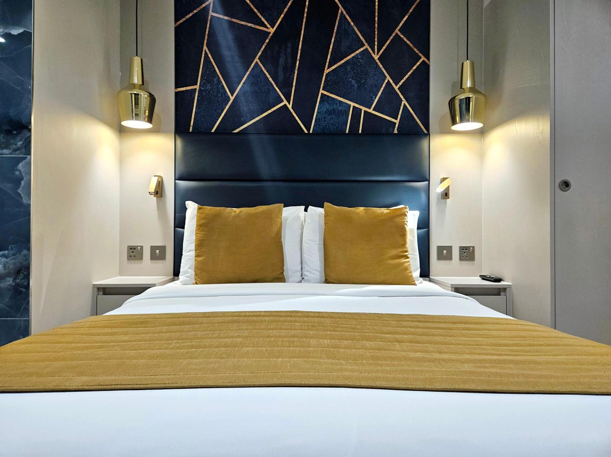 Signature Jacuzzi Suite